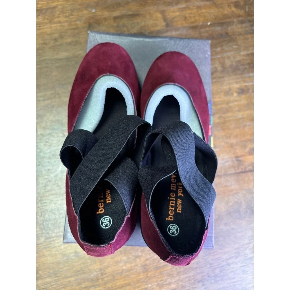 Bernie Mev Beily Burgundy Wedge Mary Jane Elastic Strap Shoes Size 36 US 5.5-6